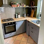 Charming Townhome Near And Square Nyaraló *