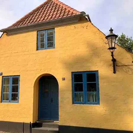 Сasa de vacaciones Charming Townhome Near And Square Ærøskøbing