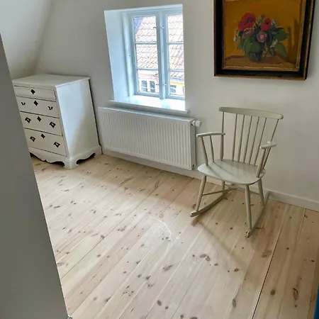 בית נופש Charming Townhome Near And Square