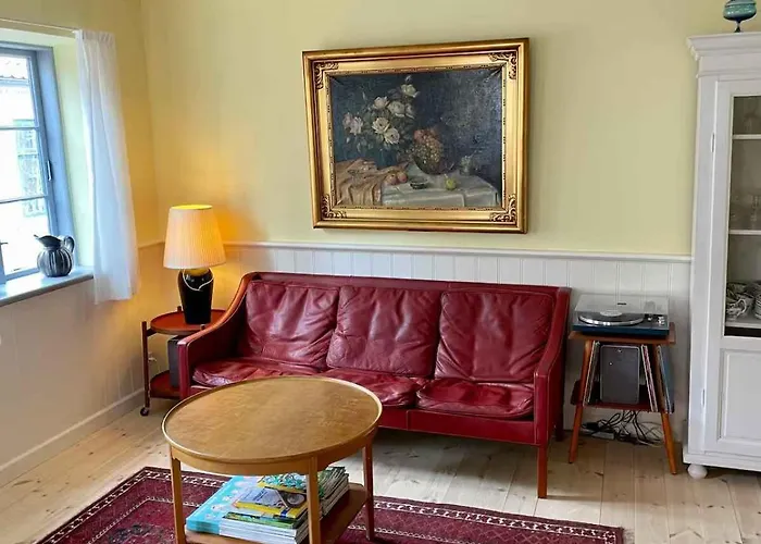 Hébergement de vacances Charming Townhome Near And Square
